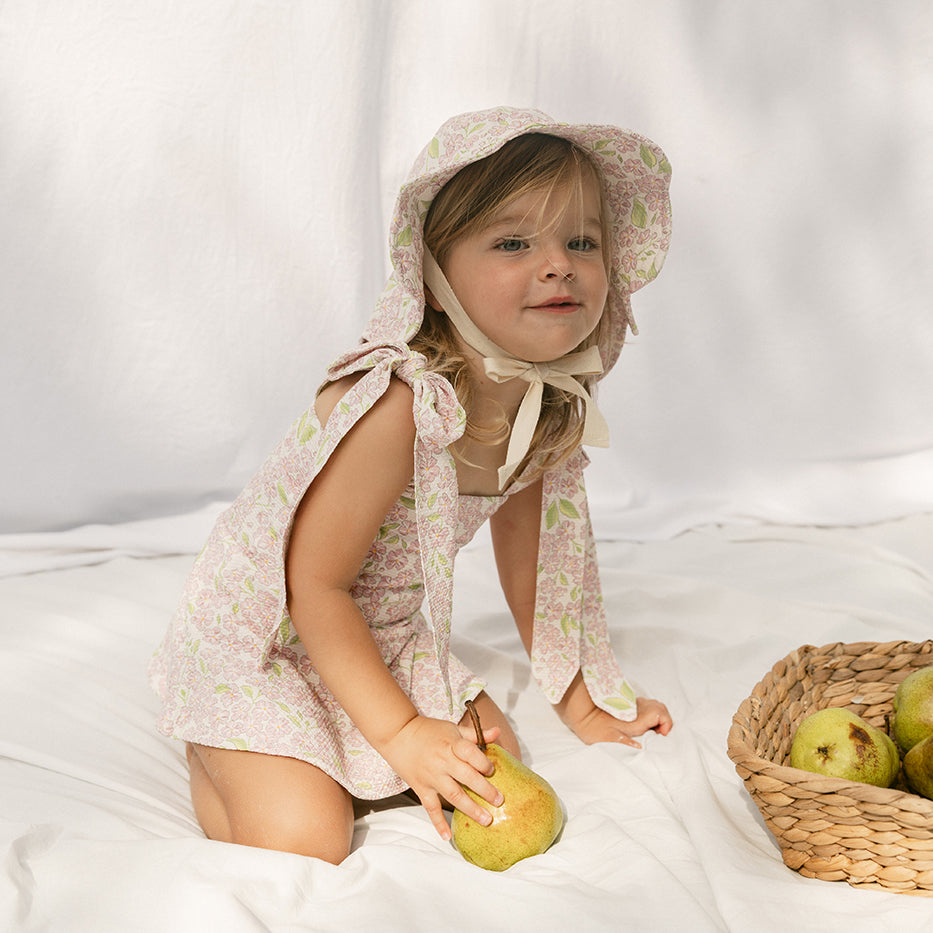 Petal Sun Hat · Peony