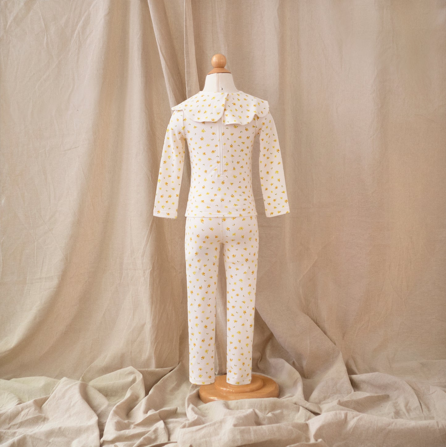 Petal Rashguard · Daisy